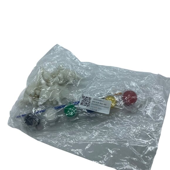 DIY Dinosaur Painting Kit With 5 Figurines & 6 Paint Colors NEW - Picture 2 of 8